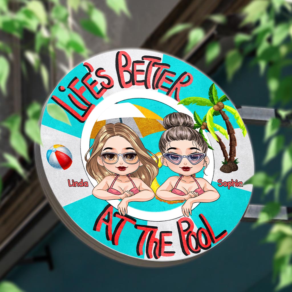 Das Leben ist schöner am Pool – Geschenkidee für Mama, Papa, Tochter, Sohn, Freundin, Freund, Ehefrau, Ehemann, Schwester, Bruder, Freunde – Personalisiertes rundes Metallschild