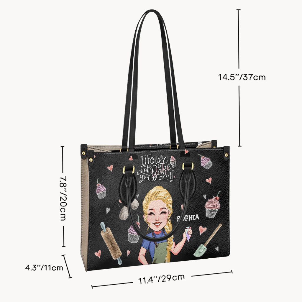 Das Leben ist, was du daraus backst – personalisierte Backhandtasche aus Leder