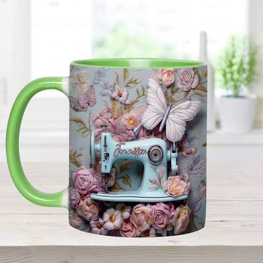 Nähmaschine mit Blumenmuster – personalisierte Tasse mit Nähdekor