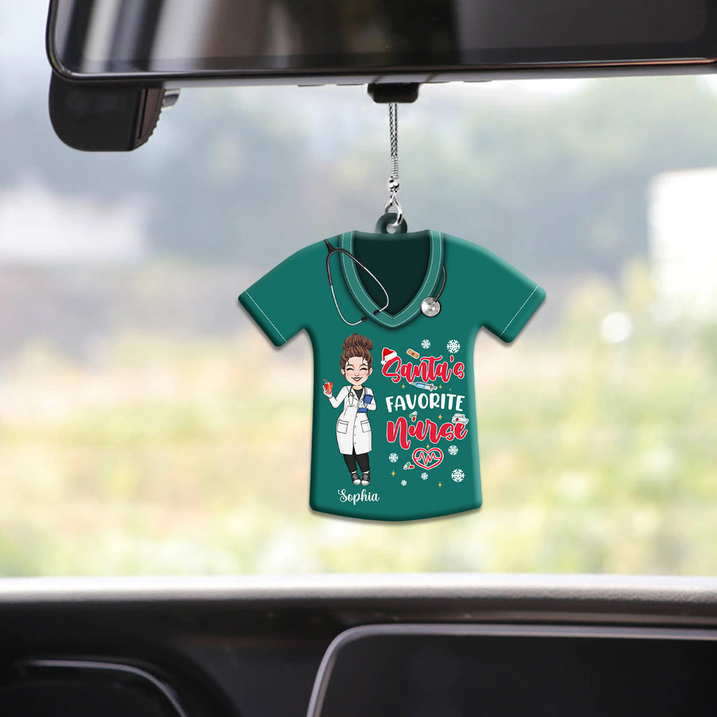 Weihnachtsmanns Lieblingskrankenschwester – Personalisierter Autoanhänger für Krankenschwestern