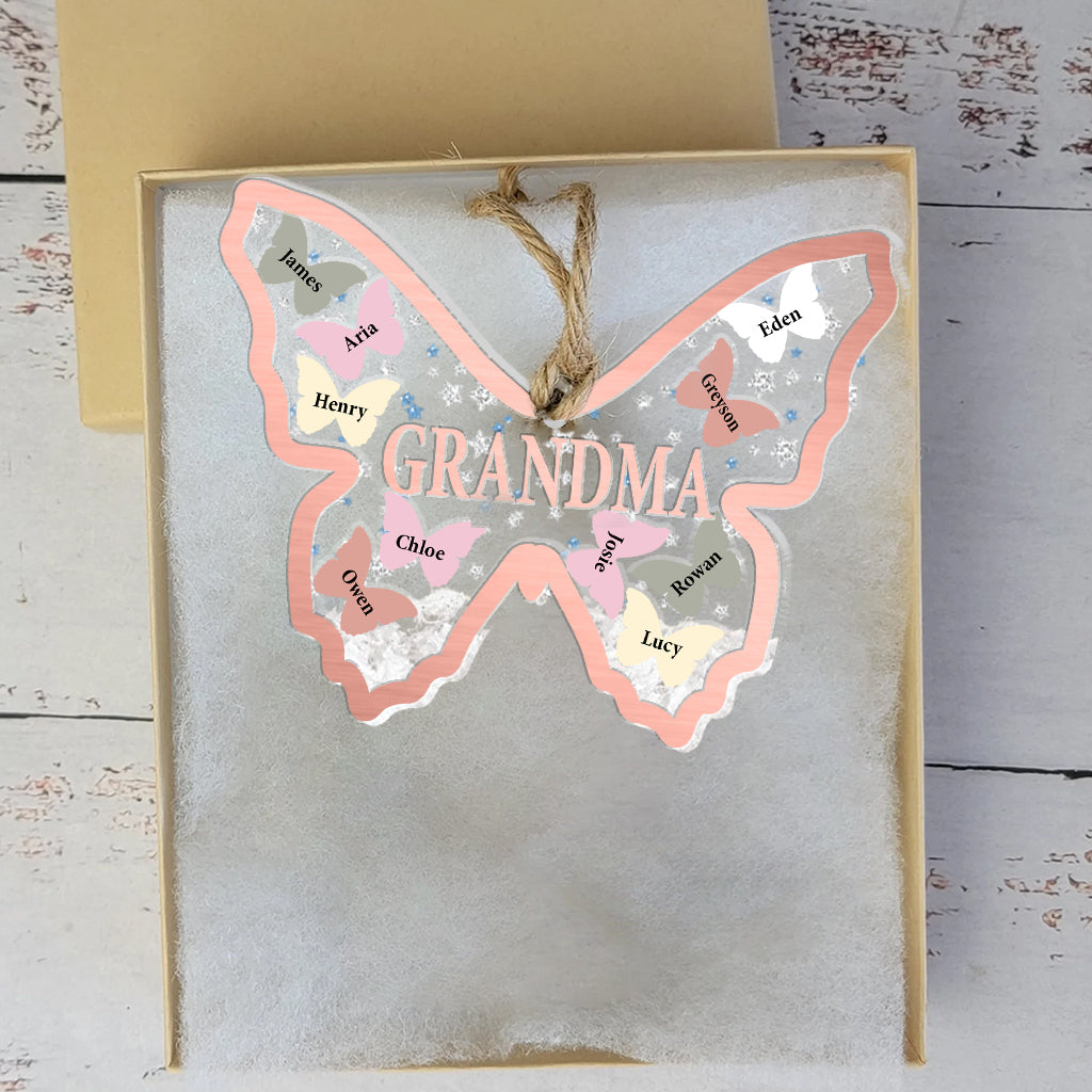Schmetterlinge für Oma und Enkelkinder – Geschenk für Oma – Personalisierter dreilagiger Schüttel-Ornament