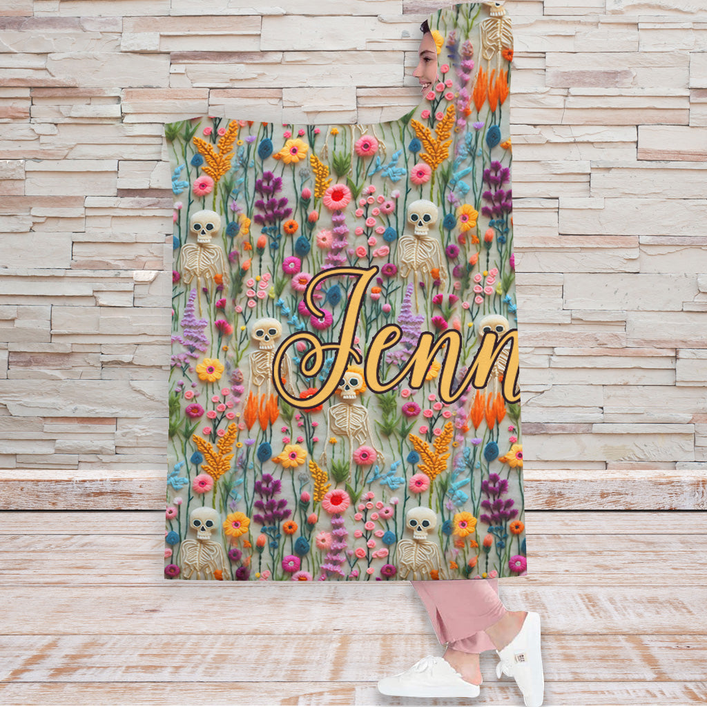 Personalisierte Totenkopf-Kapuzendecke mit Blumenmuster und Skelettmotiv