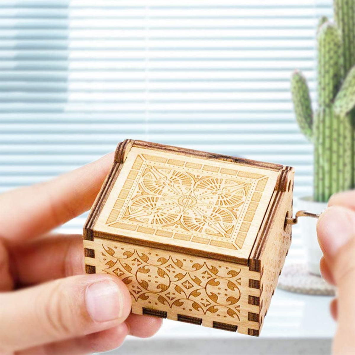 Liebe Mama, danke! – Geschenk für Mama, Oma – Personalisierte Spieluhr mit Handkurbel