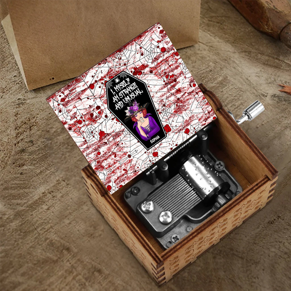 Ich selbst bin seltsam und ungewöhnlich – Personalisierte Hexen-Spieluhr mit Handkurbel