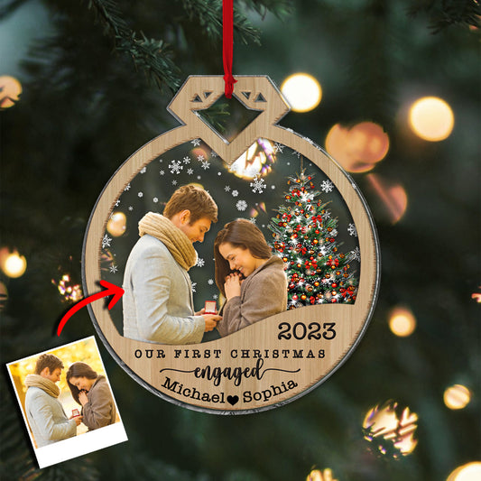 Unser erstes gemeinsames Weihnachtsfest – Personalisierte Verlobungs-Weihnachtsdekoration, 2-lagig
