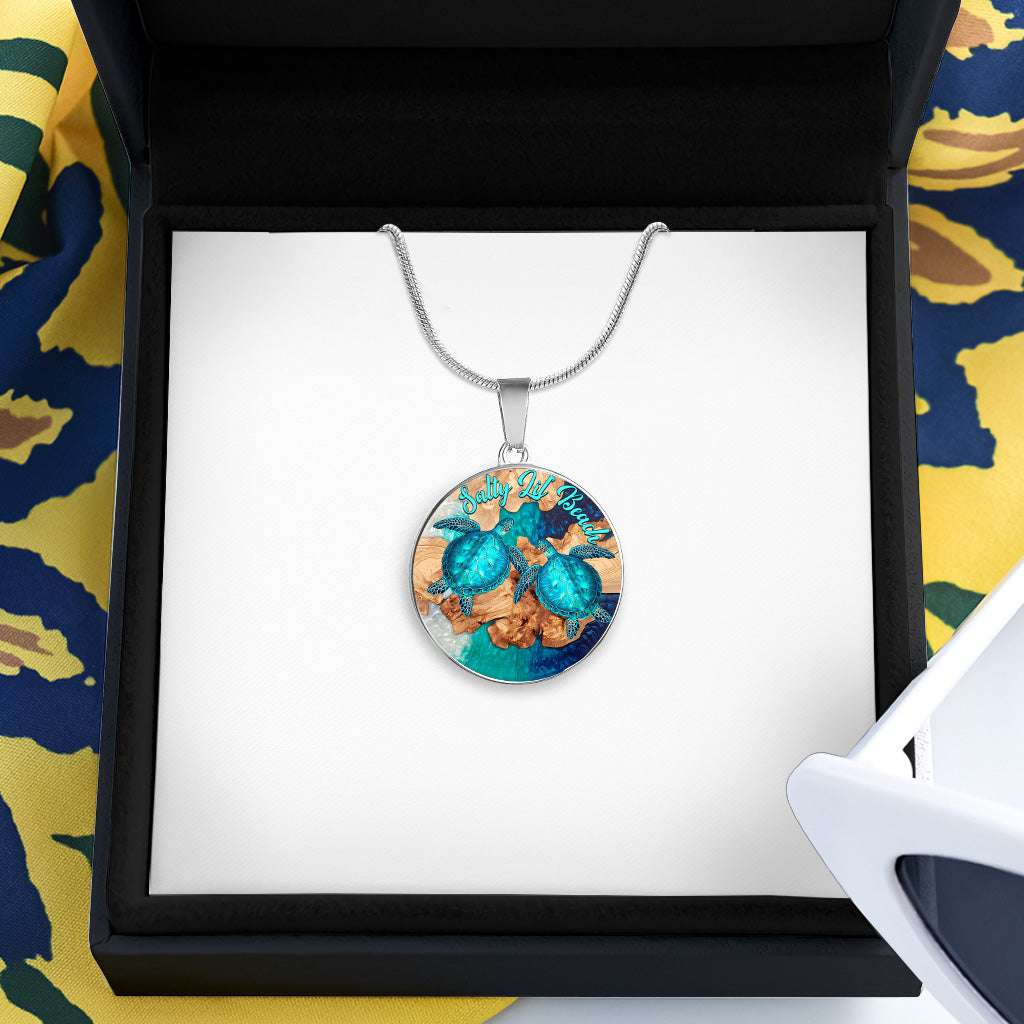 Salty Lil' Beach – Personalisierte Halskette mit rundem Schildkrötenanhänger