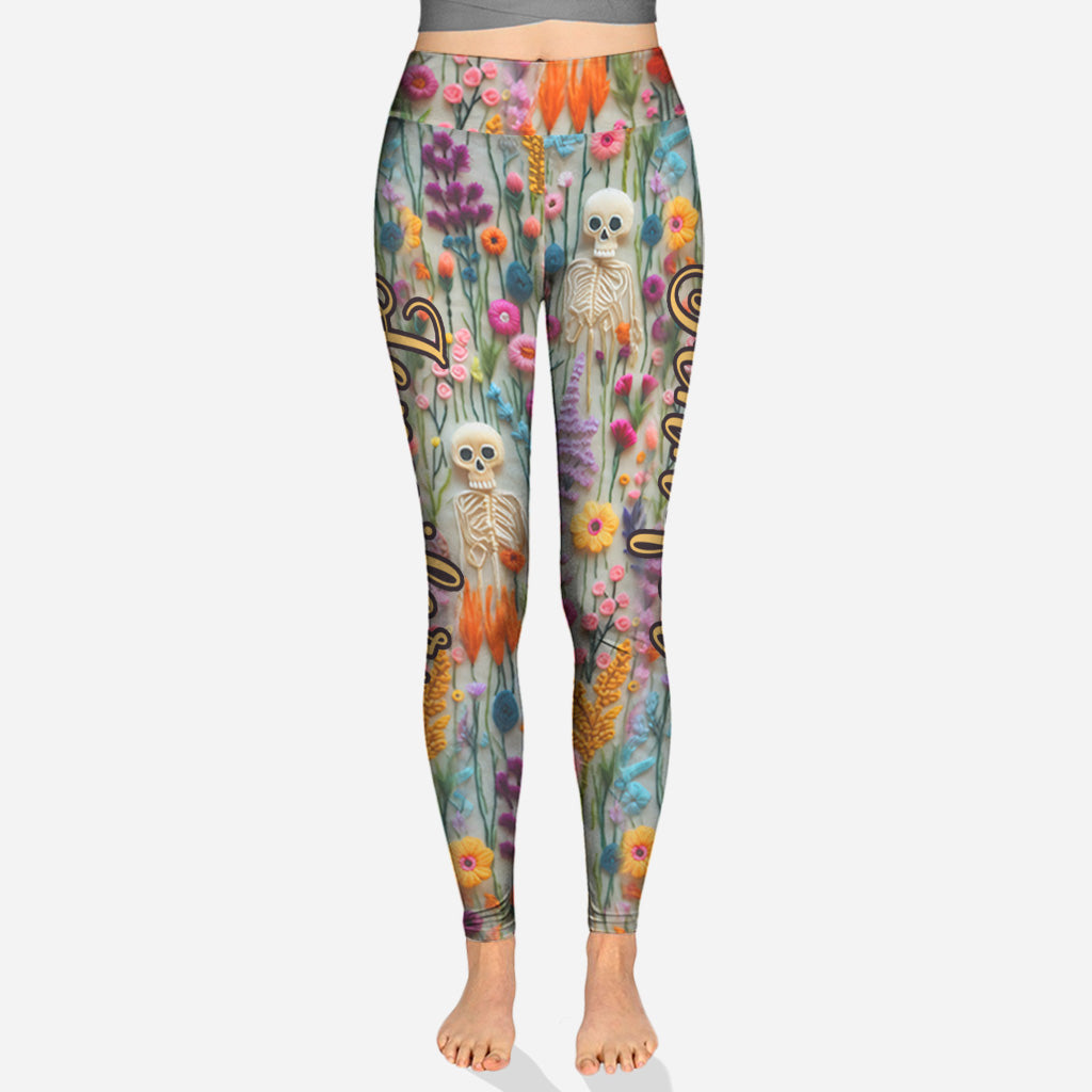 Leggings mit Totenkopf-Motiv und Blumenmuster