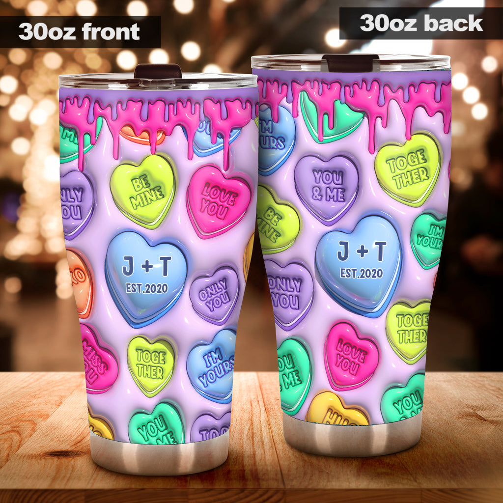Beliebiger Name, beliebiges Datum, buntes, aufgeblasenes Herz – personalisierter Paar-Trinkbecher