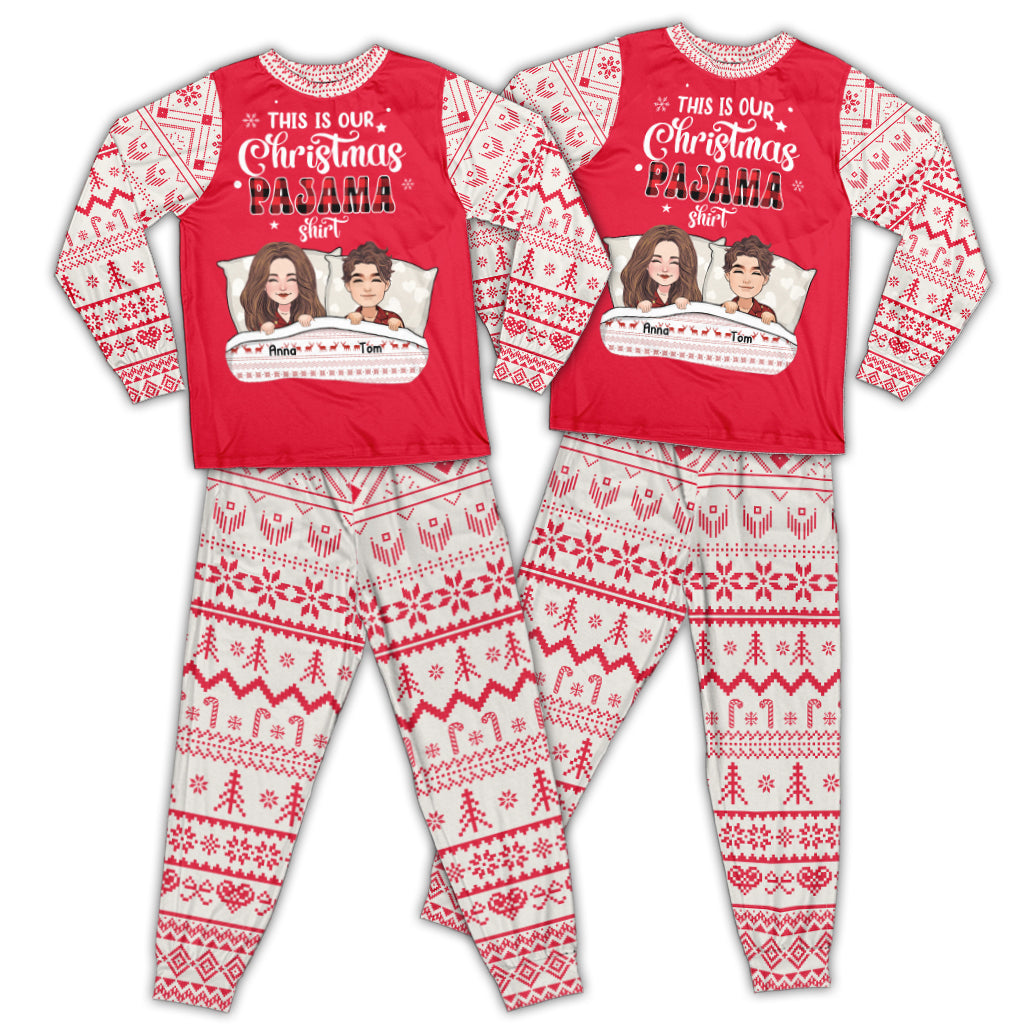 Das ist unser Weihnachtspyjama-Shirt – personalisiertes Partnerpyjama-Set