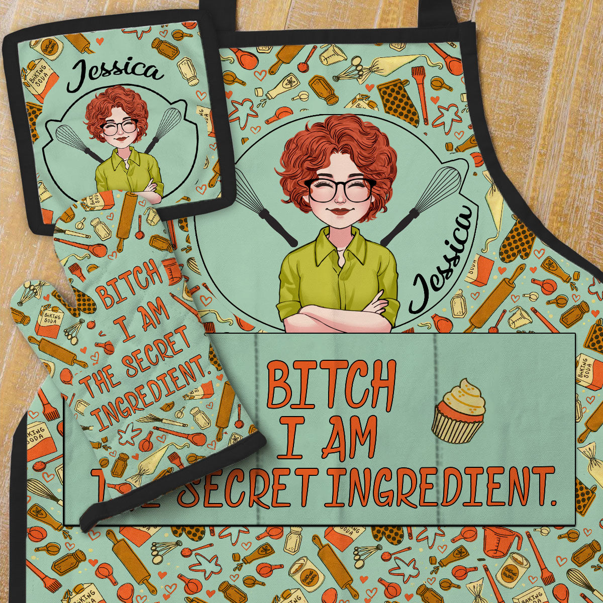 Ich bin die Geheimzutat – Personalisierte Backschürze, Ofenhandschuhe & Topflappen