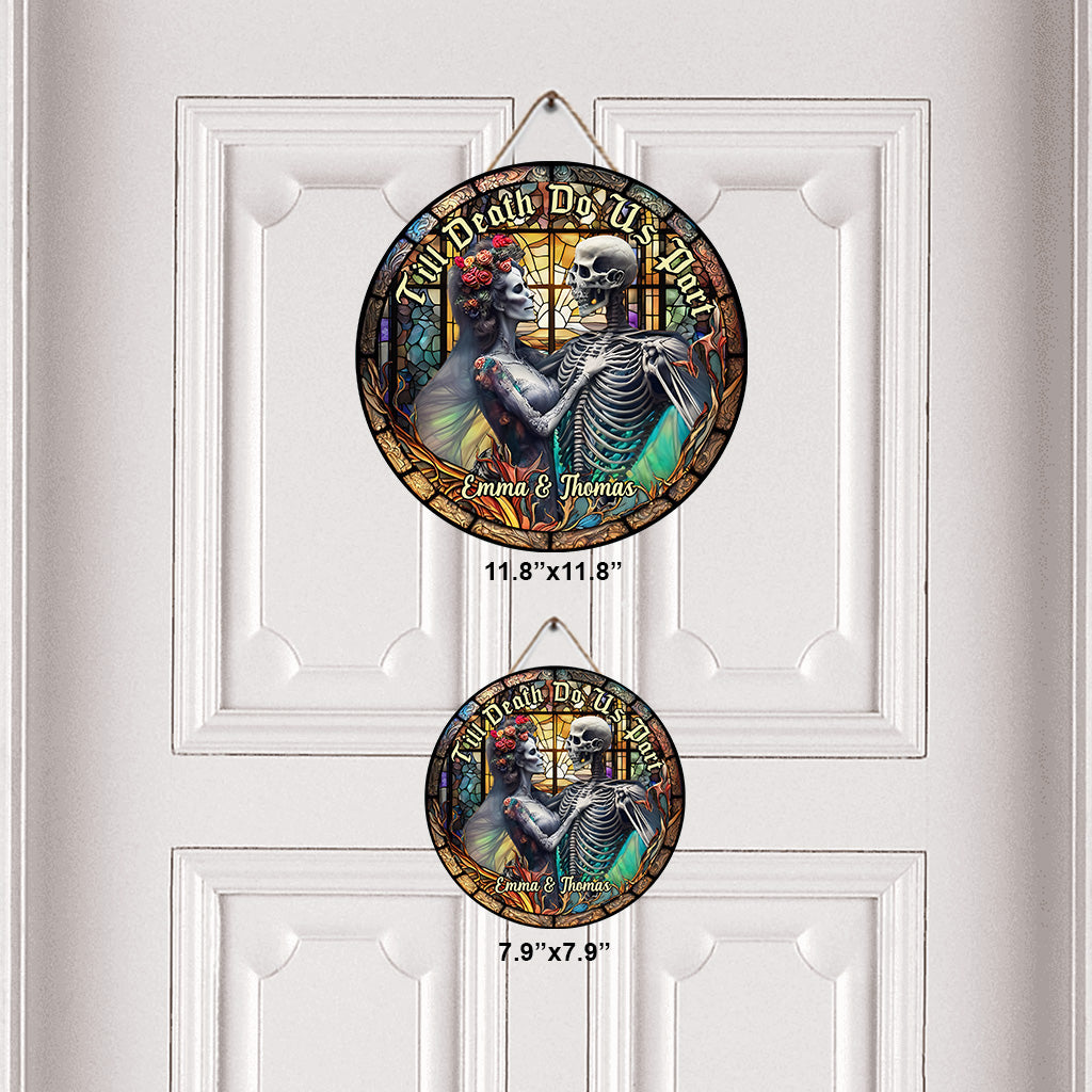 „Du und ich, wir schaffen das“ – Personalisiertes Totenkopf-Rundschild aus Holz