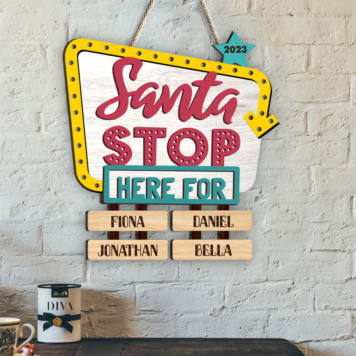 Weihnachtsmann-Haltestelle hier für - Personalisiertes Oma-Holzschild