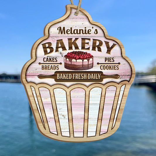 Einfach ein Mädchen, das Backen liebt – personalisierter Sonnenfänger zum Backen