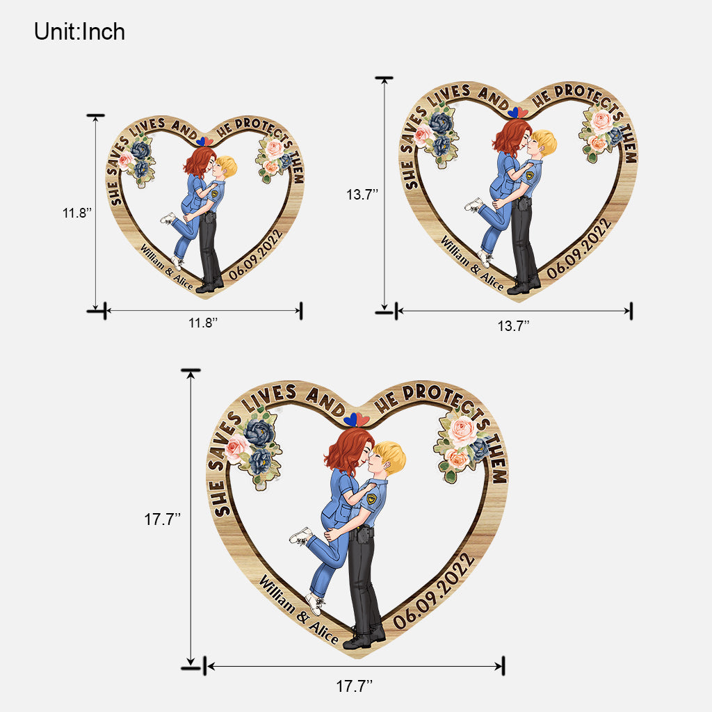 Sie rettet Leben, er beschützt sie – personalisiertes Holzschild für Paare in individueller Form