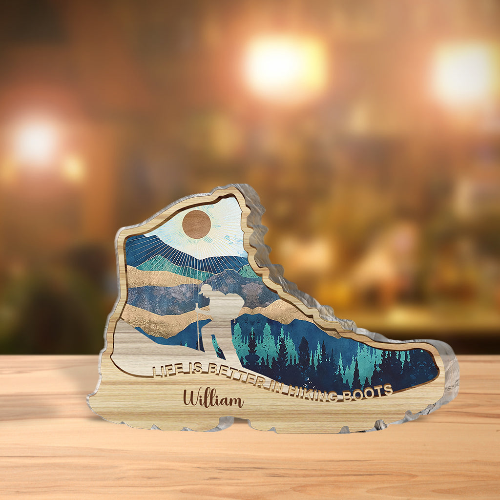 Das Leben ist besser in Wanderschuhen – personalisierte Acrylplakette in individueller Wanderform