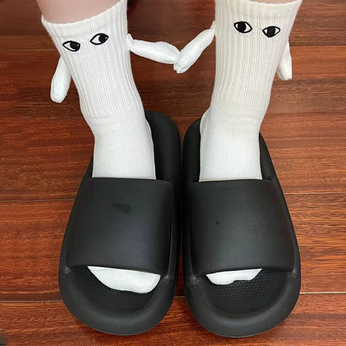 Socken mit Händchenhalten-Motiv – Socken für Paare, die Händchen halten