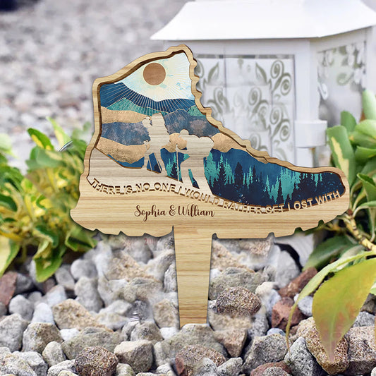 Es gibt niemanden, mit dem ich mich lieber verirren würde – Wandergeschenk für Ehefrau, Ehemann, Freund, Freundin – Personalisiertes Acryl-Gartenschild