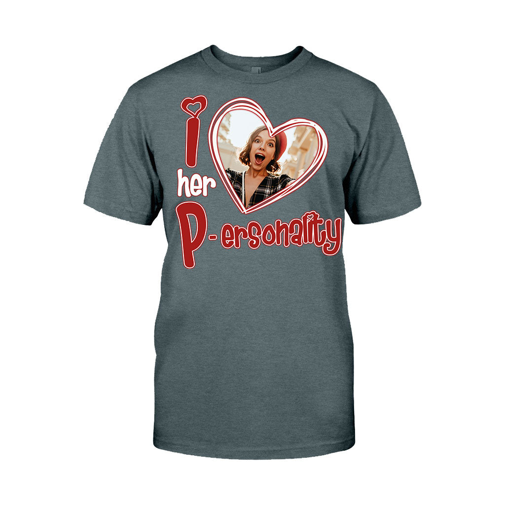Ich liebe ihre Persönlichkeit, ich liebe seine Hingabe. Jeder Foto-Upload möglich – personalisiertes Partner-T-Shirt und Hoodie