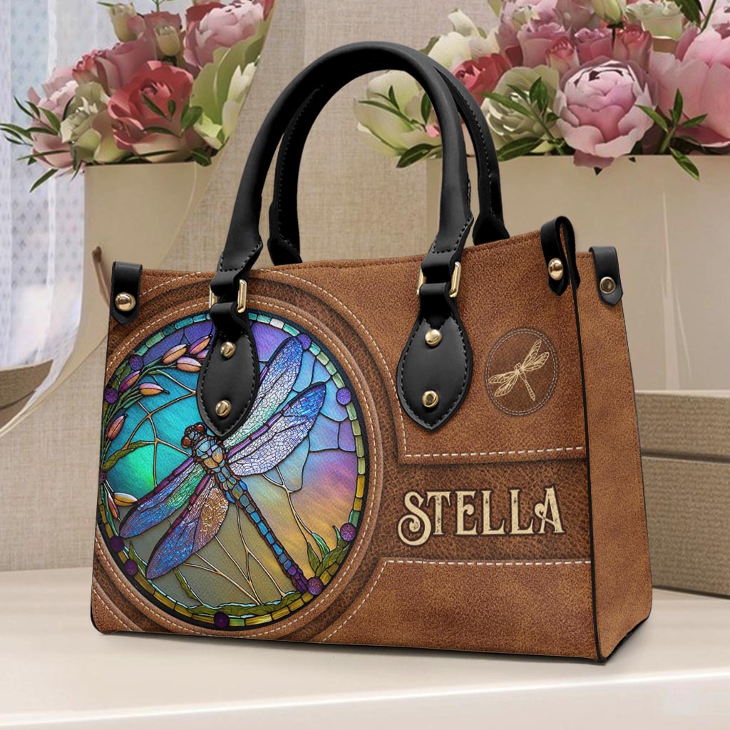 Libelle aus Buntglas - Personalisierte Libellen-Lederhandtasche