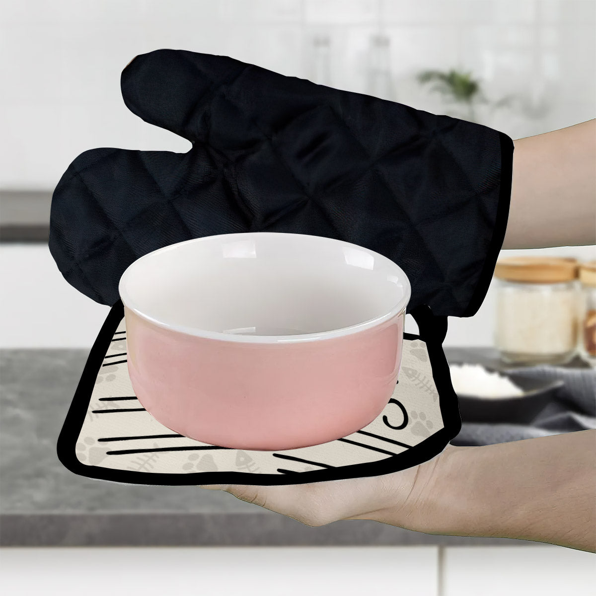 Handgemachtes Set aus personalisierten Topflappen und Ofenhandschuhen mit Katzenmotiv