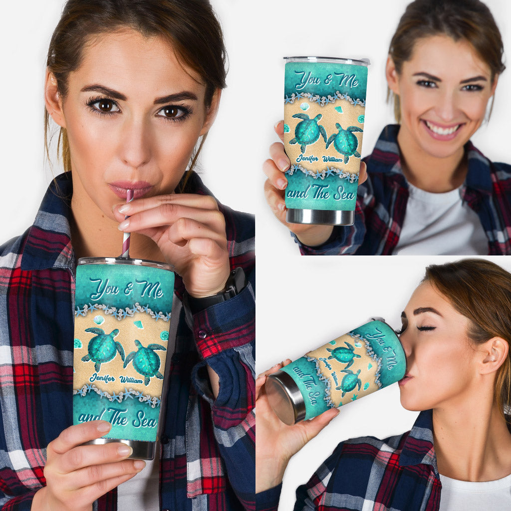 Salty Lil' Beach – Personalisierter Schildkröten-Trinkbecher