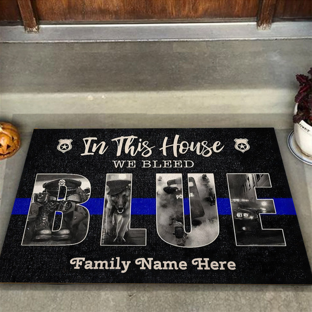 In diesem Haus bluten wir Blau – Personalisierte Fußmatte mit Polizeimotiv