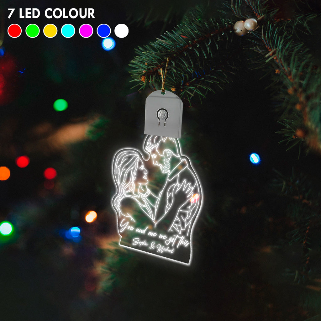 Strichzeichnung eines Paares – Personalisierte LED-Acryl-Anhänger für Paare