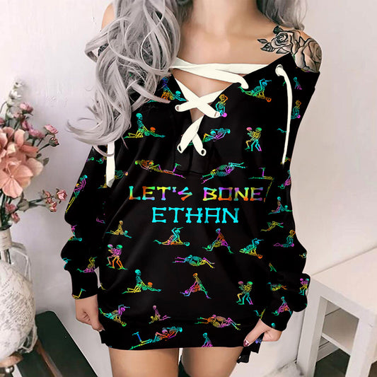 Let's Bone - Personalisiertes Totenkopf-Kleid mit schulterfreiem Oberteil und langen Ärmeln