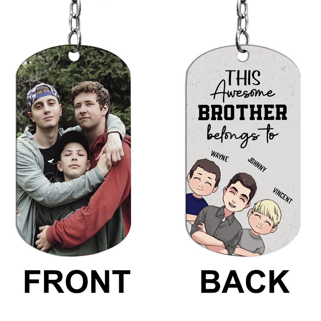 Dieser tolle Papa gehört dazu – Geschenk für Papa, Onkel, Bruder, Opa – Personalisierter Edelstahl-Schlüsselanhänger