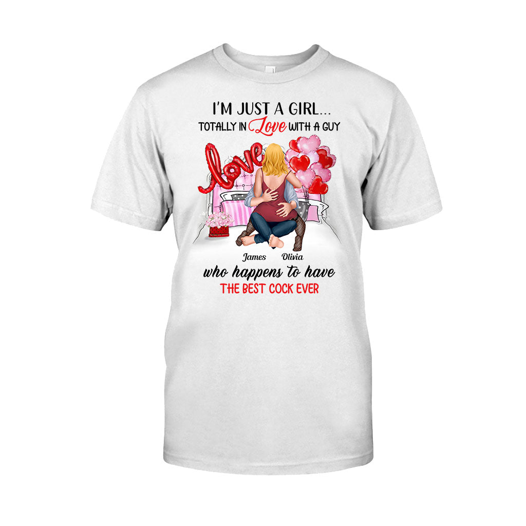 Ich bin nur ein Mädchen, das in einen Jungen verliebt ist – personalisiertes Partner-T-Shirt und Hoodie