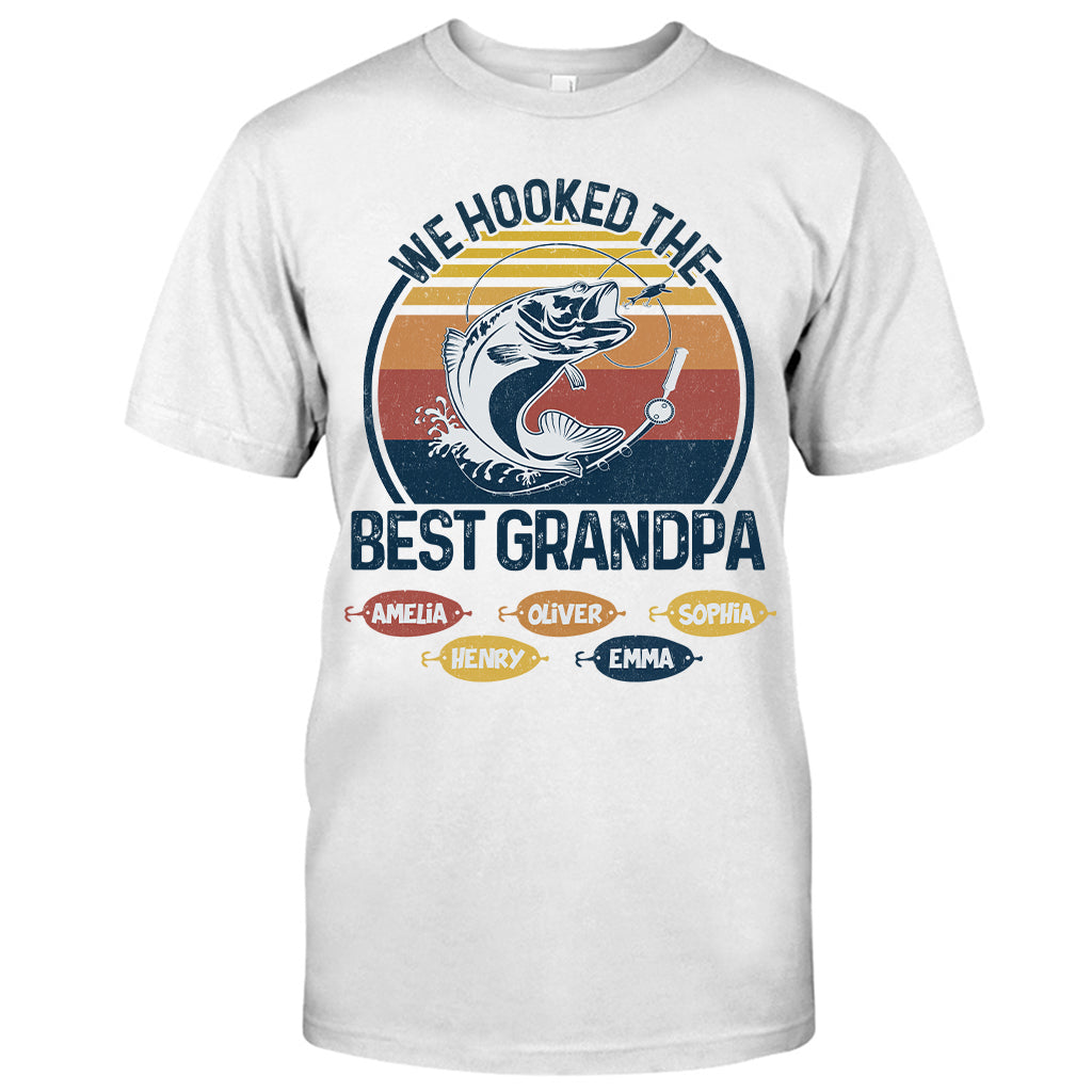 Wir haben den besten Angel-Papa und Opa am Haken! – Angelgeschenk für Papa und Opa – Personalisiertes T-Shirt und Hoodie