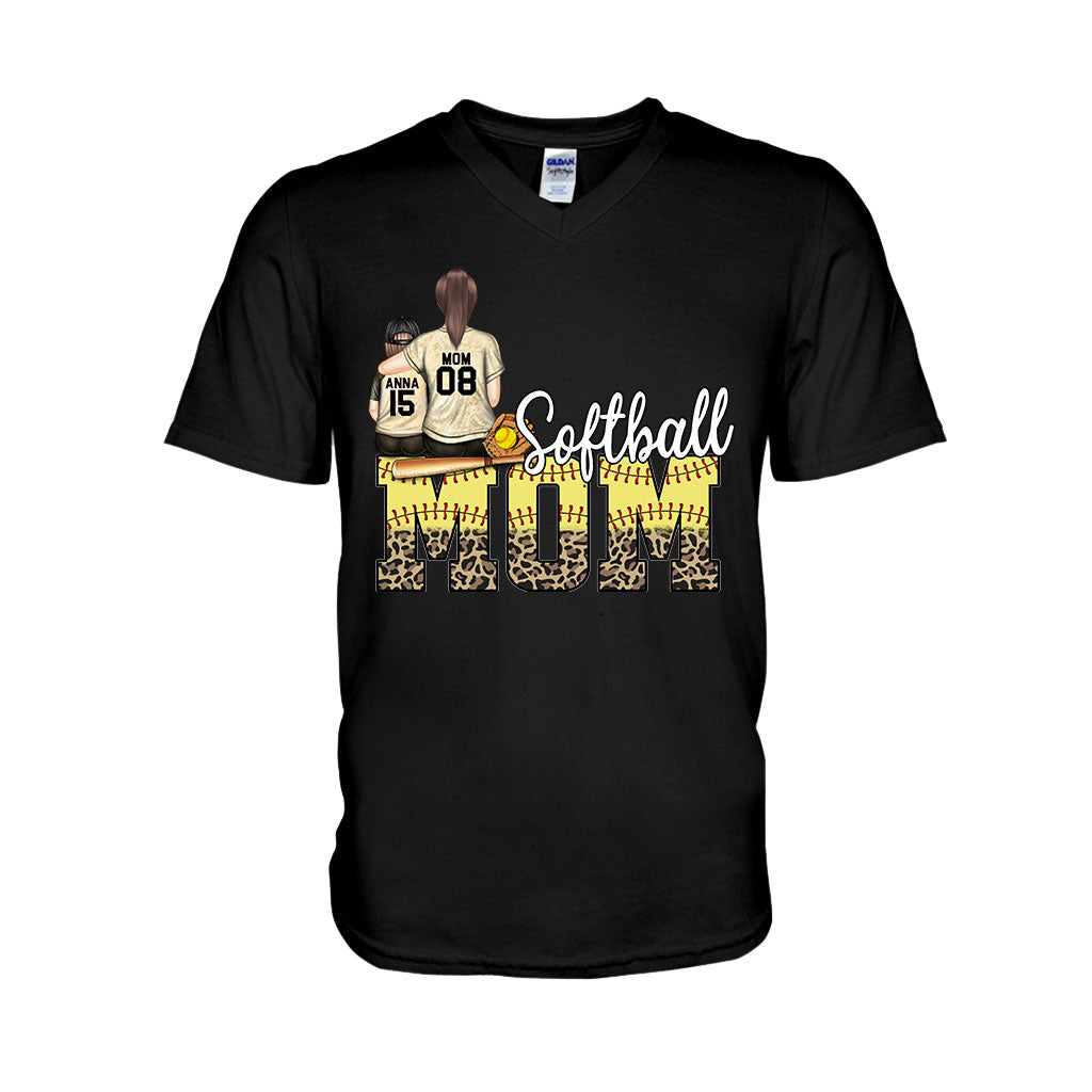 Softball-Mama – Softball-Geschenk für Mama – Personalisiertes T-Shirt und Hoodie