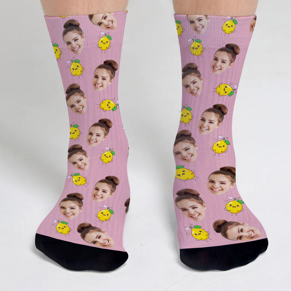 Lustiges Symbolmuster – Personalisierte Socken für die Tante