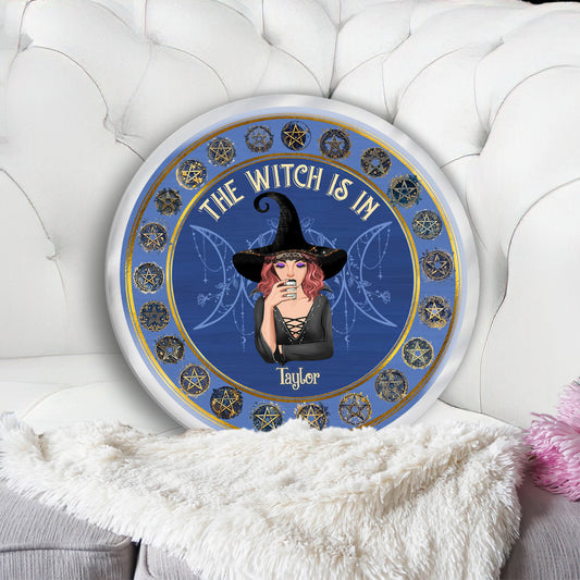 Die Hexe ist da – Personalisiertes Kissen in Hexenform