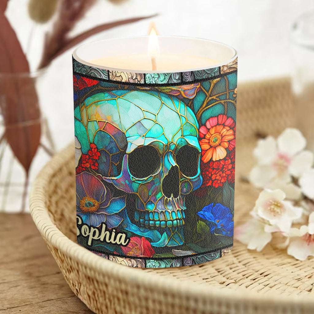 Blumenschädel – Personalisierte Totenkopfkerze mit Holzdeckel