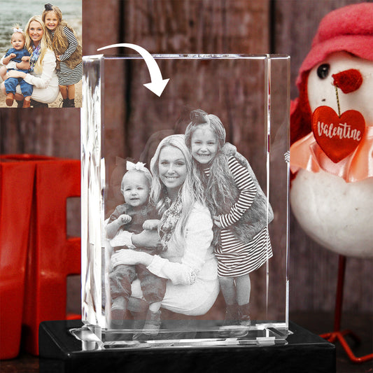 Individuelles Foto – Personalisierte Lasergravur „Stiefmutter“ auf einer 3D-Kristalllampe in Quaderform