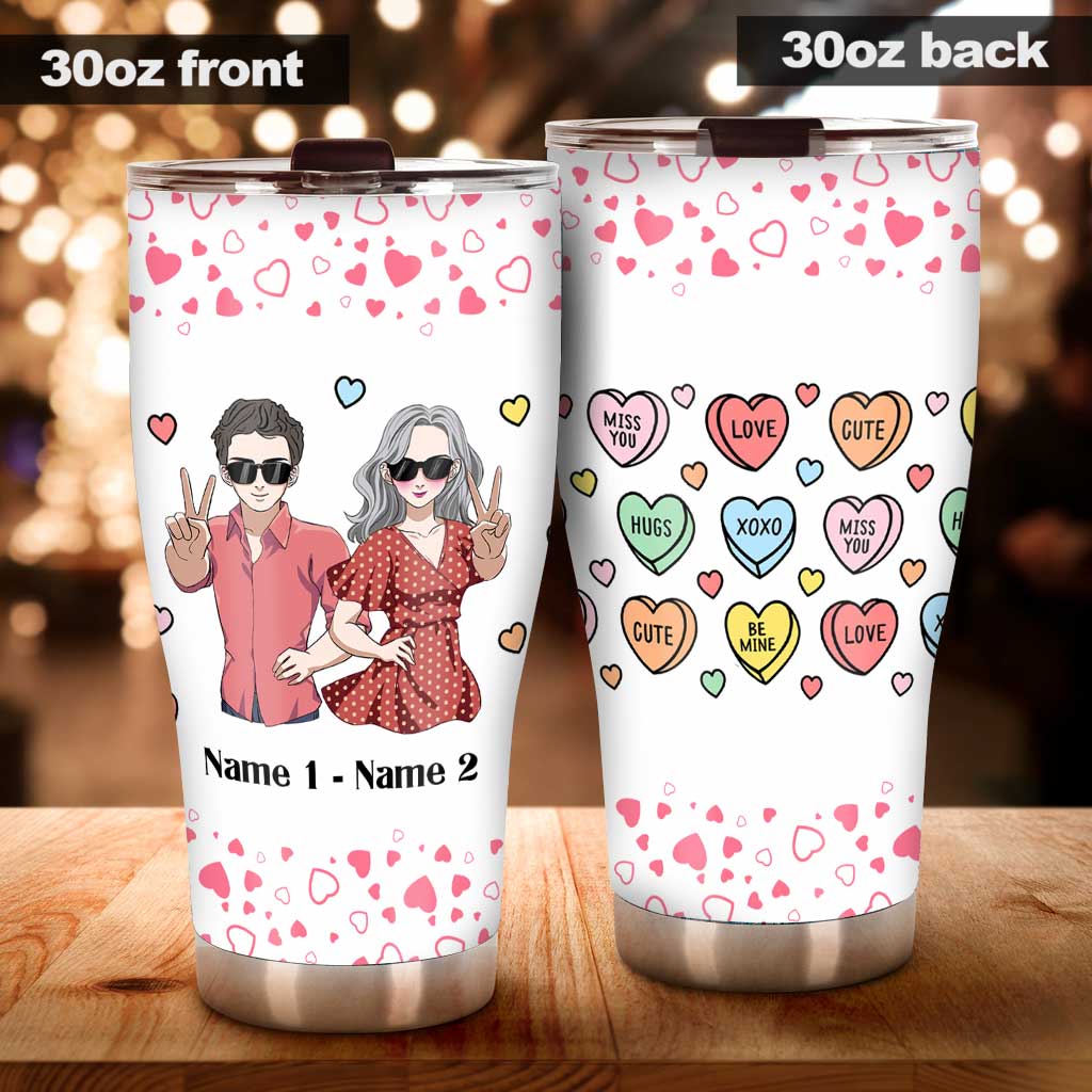 Geschenkidee mit Zuckerherzen für Liebespaare – personalisierter Partner-Trinkbecher