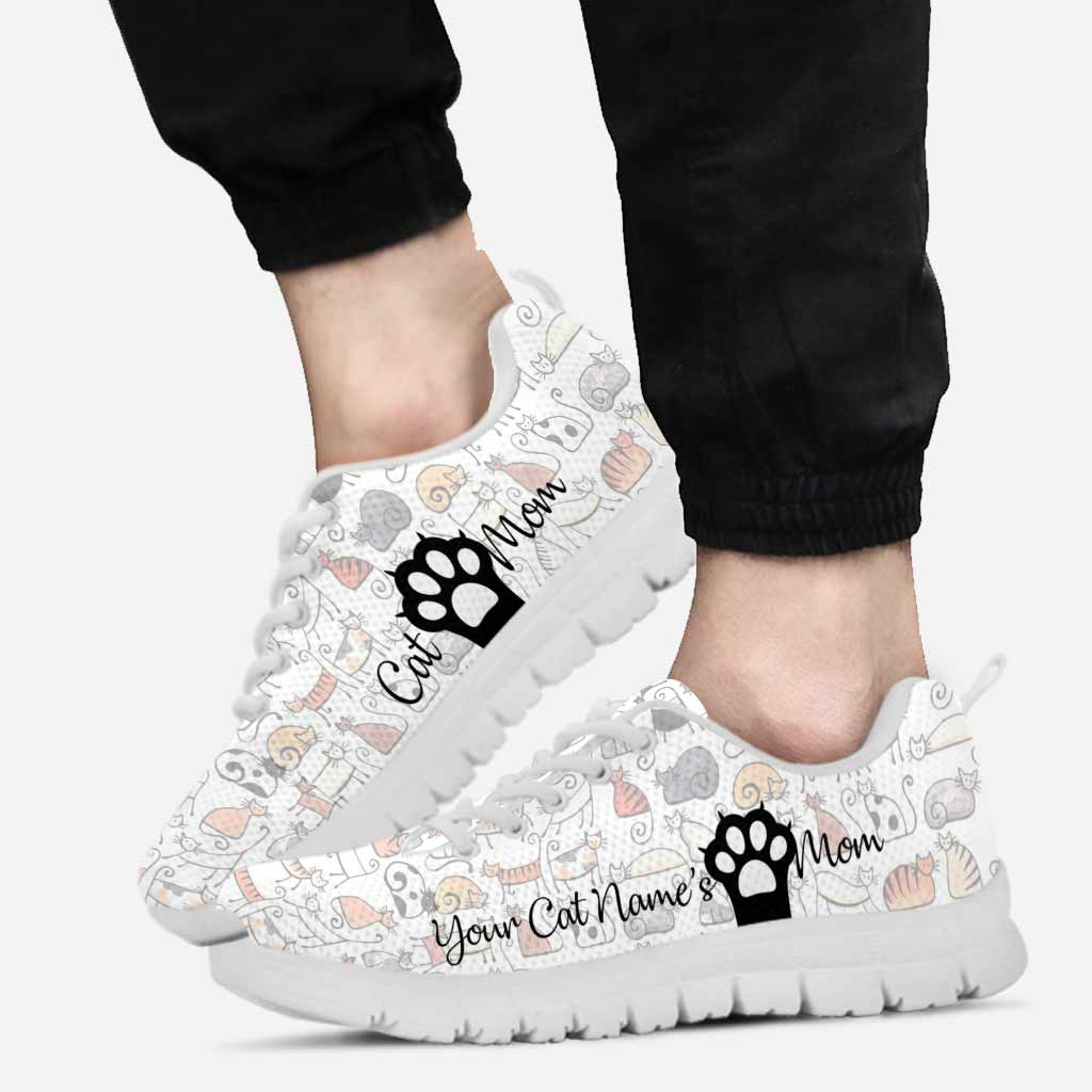 Personalisierte Sneaker mit Katzenmotiv