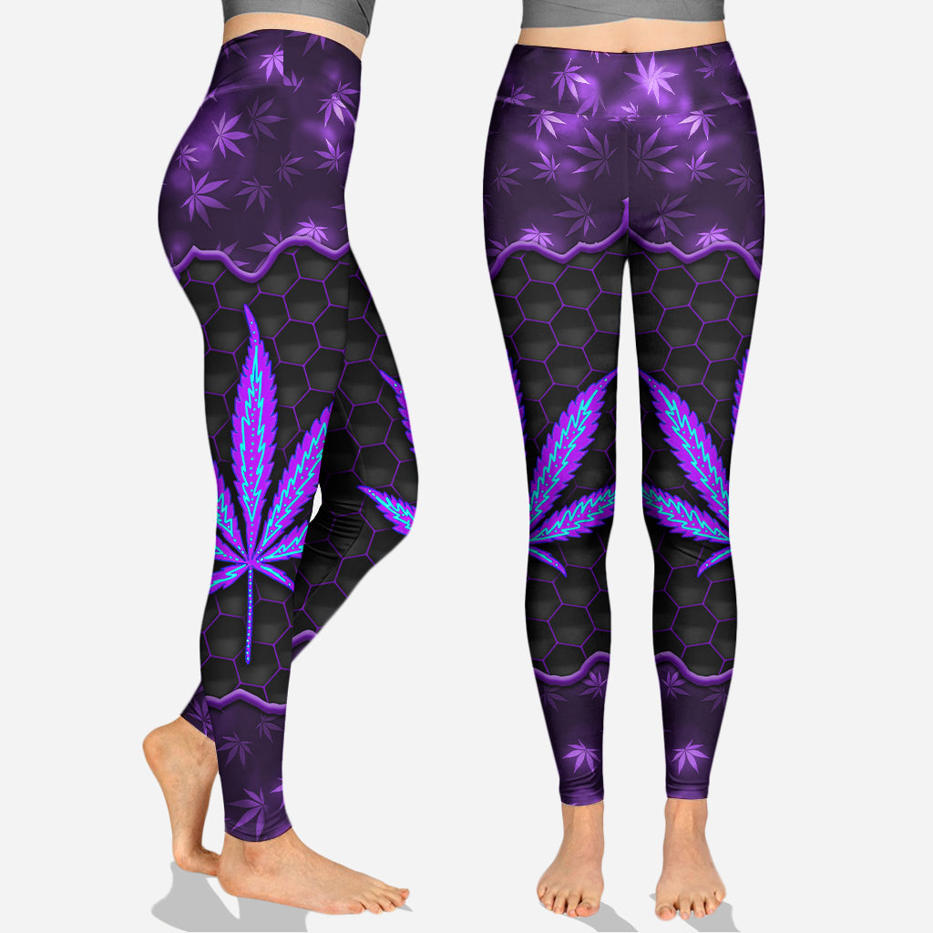 Die coolste Mama aller Zeiten – Personalisierter Muttertags-Hoodie und Leggings mit Cannabis-Motiv