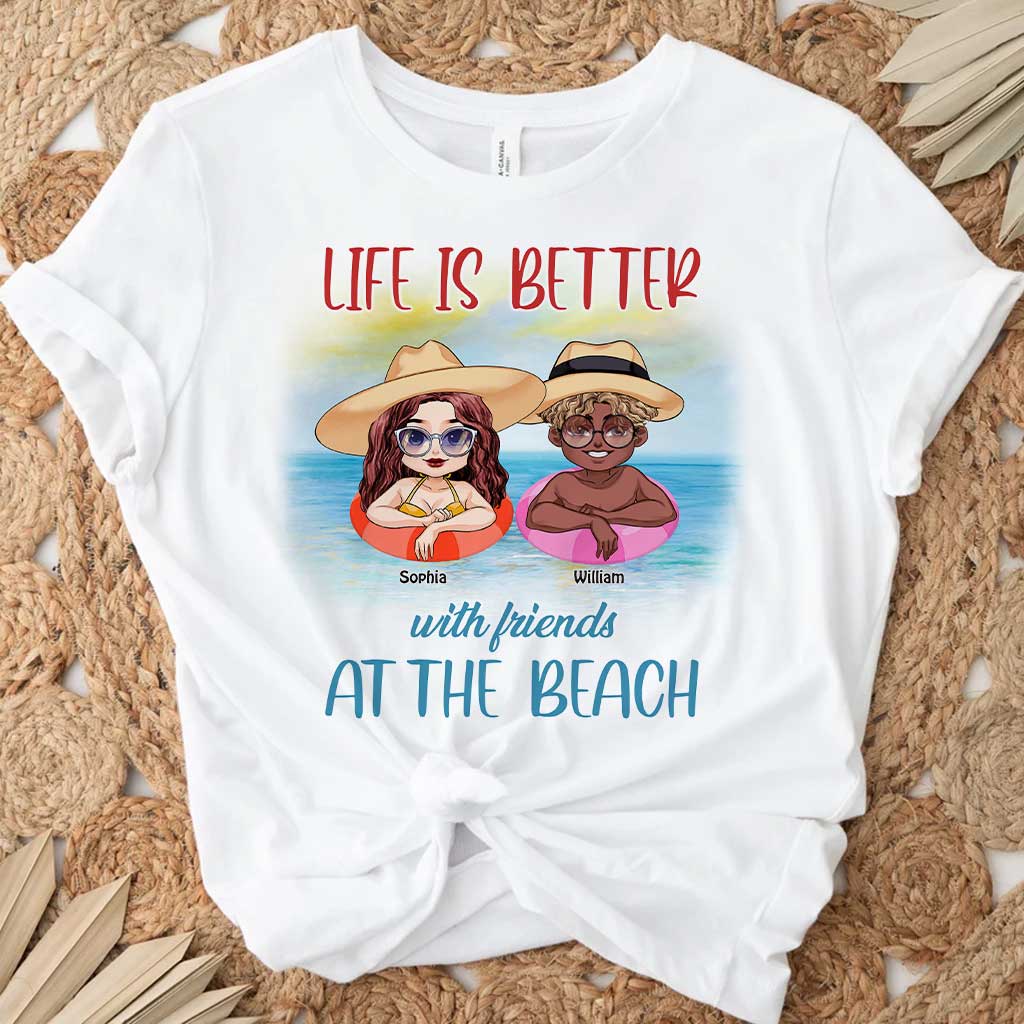 „Boozing With My Beaches“ – personalisiertes T-Shirt und Hoodie für Meeresliebhaber