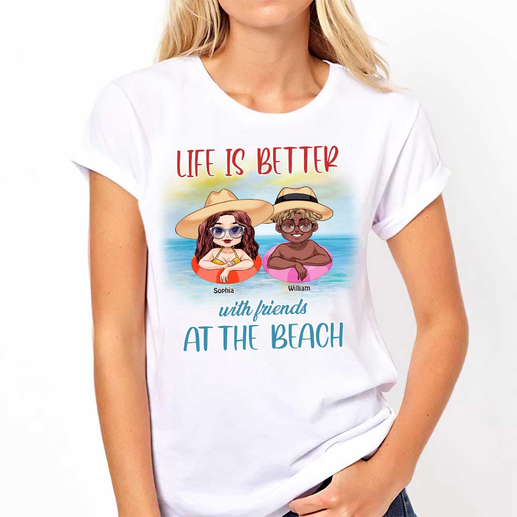 „Boozing With My Beaches“ – personalisiertes T-Shirt und Hoodie für Meeresliebhaber