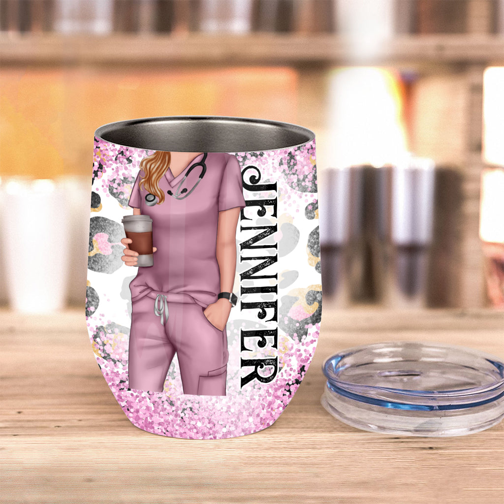 Krankenpflege ist eine Herzensangelegenheit – personalisierter Weinbecher für Pflegekräfte