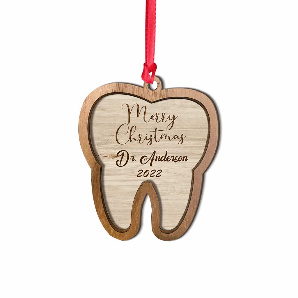 Frohe Weihnachten mit Zahnmotiv – Personalisierter Zahnarzt-Holzschmuck aus mehreren Schichten