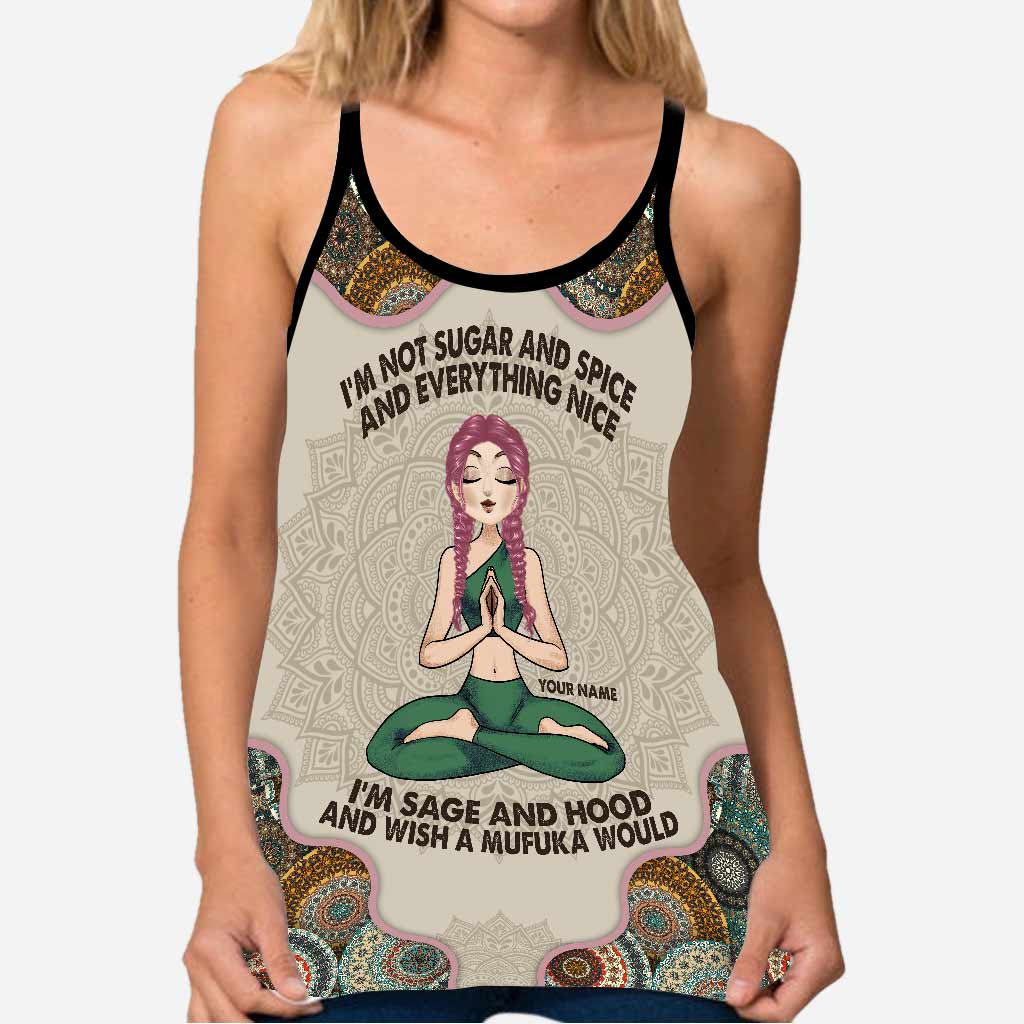 Ich bin nicht Zucker und Gewürze und alles Nette, ich bin Salbei und Kapuze – personalisiertes Yoga-Kreuz-Tanktop