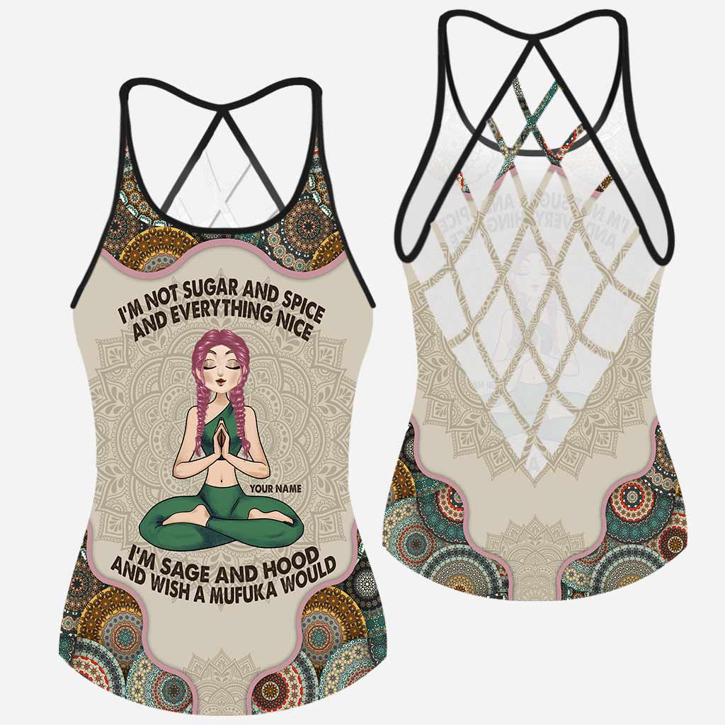 Ich bin nicht Zucker und Gewürze und alles Nette, ich bin Salbei und Kapuze – personalisiertes Yoga-Kreuz-Tanktop