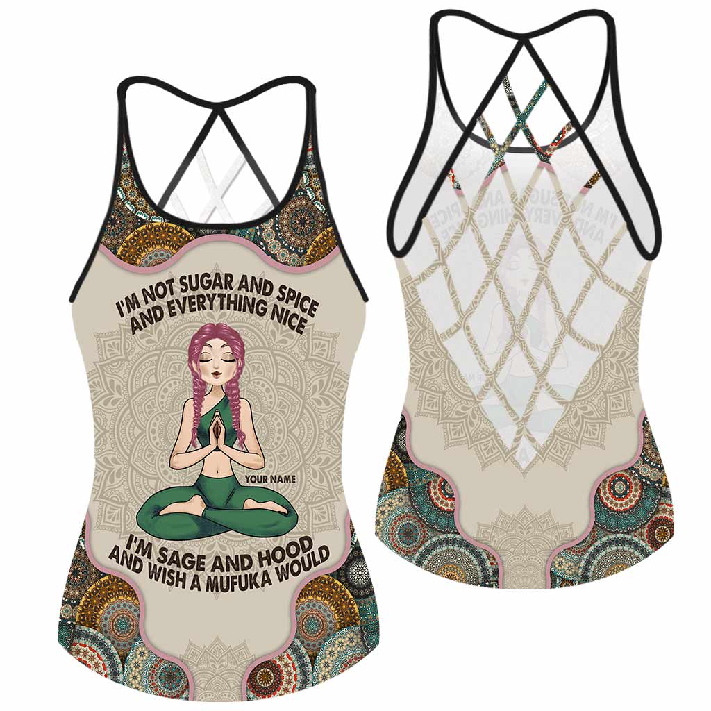 Ich bin nicht Zucker und Gewürze und alles Nette, ich bin Salbei und Kapuze – personalisiertes Yoga-Kreuz-Tanktop