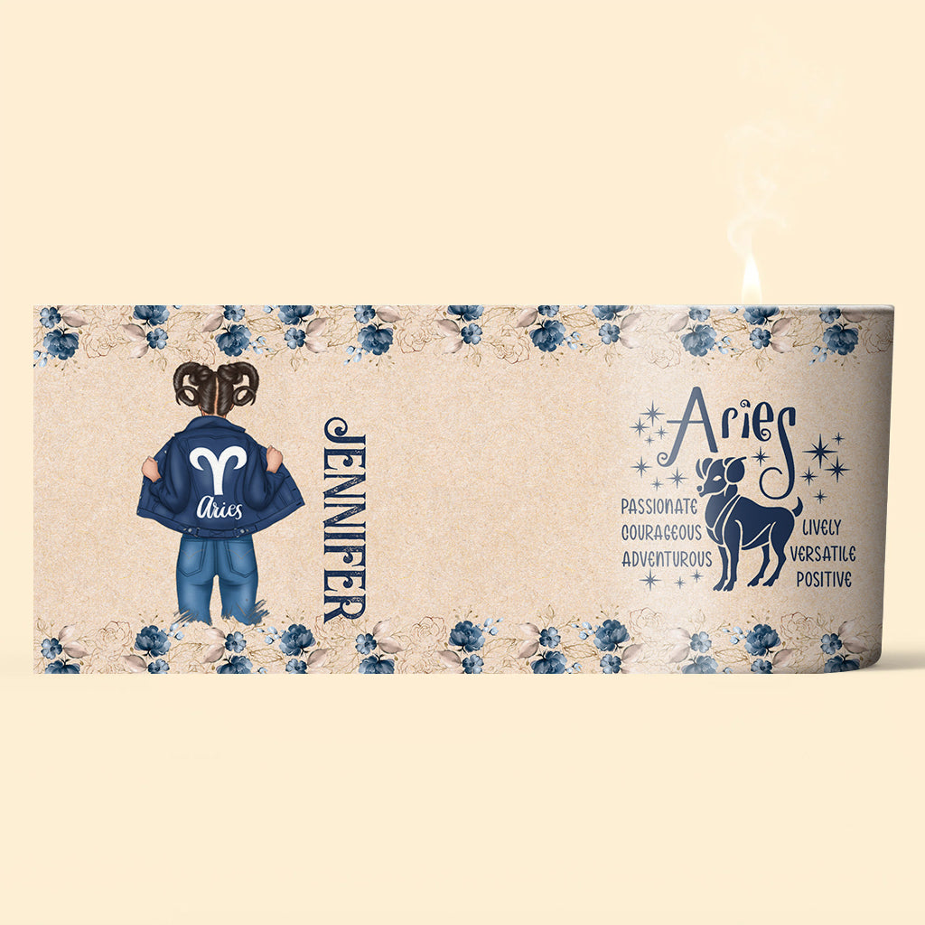 Zodiac Denim Girl – Personalisierte Horoskopkerze mit Holzdeckel