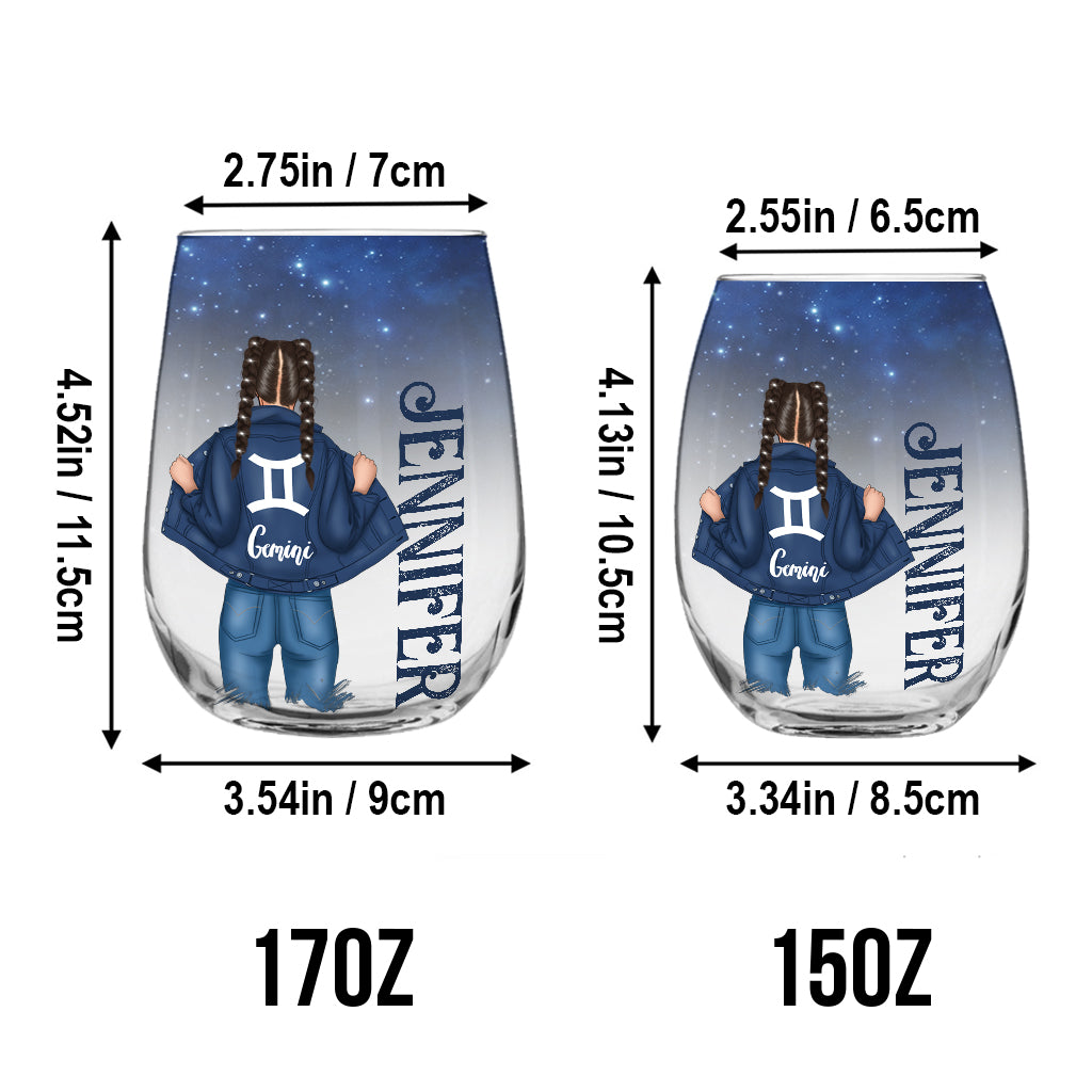 Zodiac Denim – Personalisiertes Horoskop auf einem Weinglas