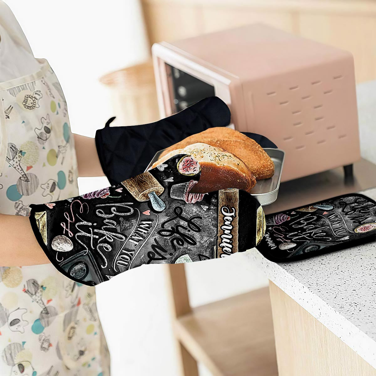 Das Leben ist, was du daraus backst – personalisiertes Set aus Ofenhandschuhen und Topflappen