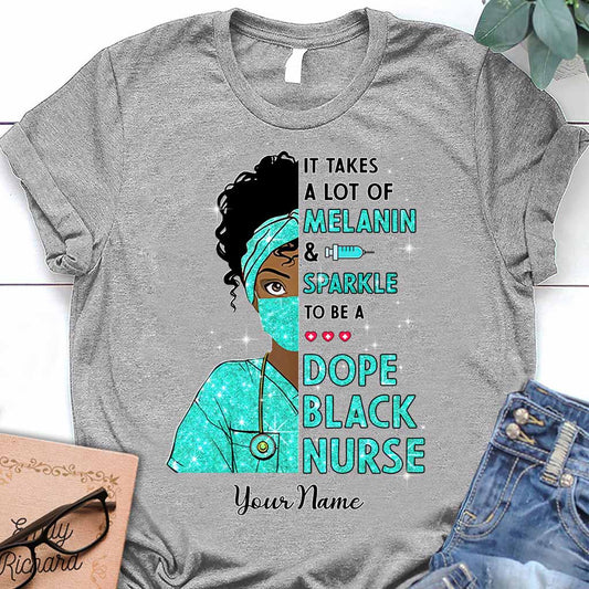 Es braucht viel Melanin und Glanz – personalisiertes T-Shirt und Hoodie für Krankenschwestern mit Glitzer-Imitat-Muster